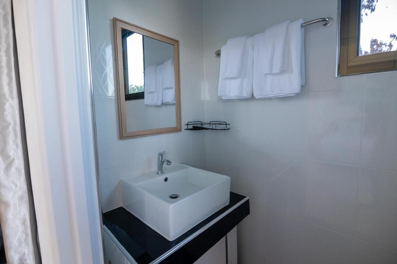 Bed and Breakfast Oasis Phamee Ban Pha Mi Zewnętrze zdjęcie